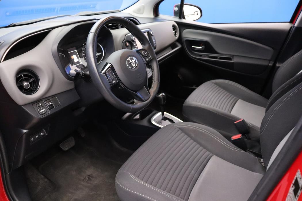 TOYOTA Yaris 2019