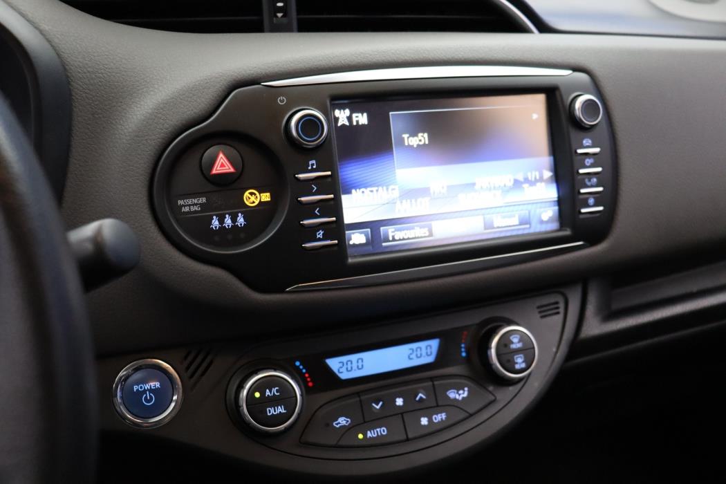 TOYOTA Yaris 2019