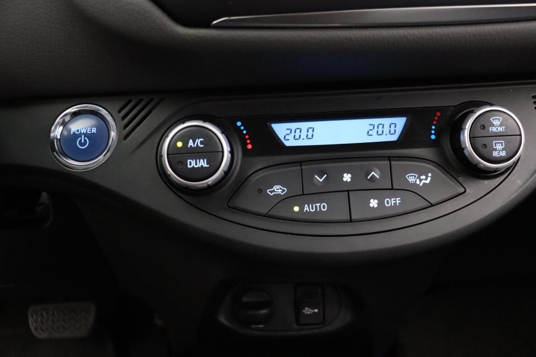 TOYOTA Yaris 2019