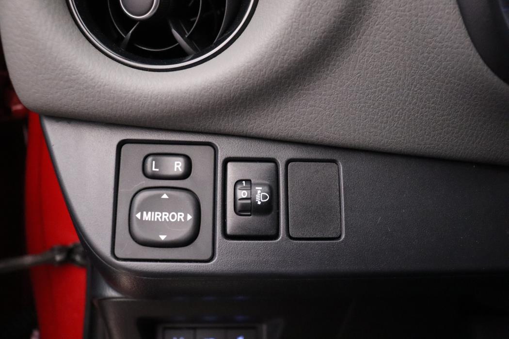 TOYOTA Yaris 2019