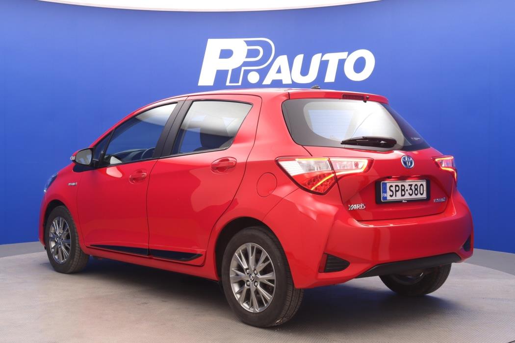 TOYOTA Yaris 2019