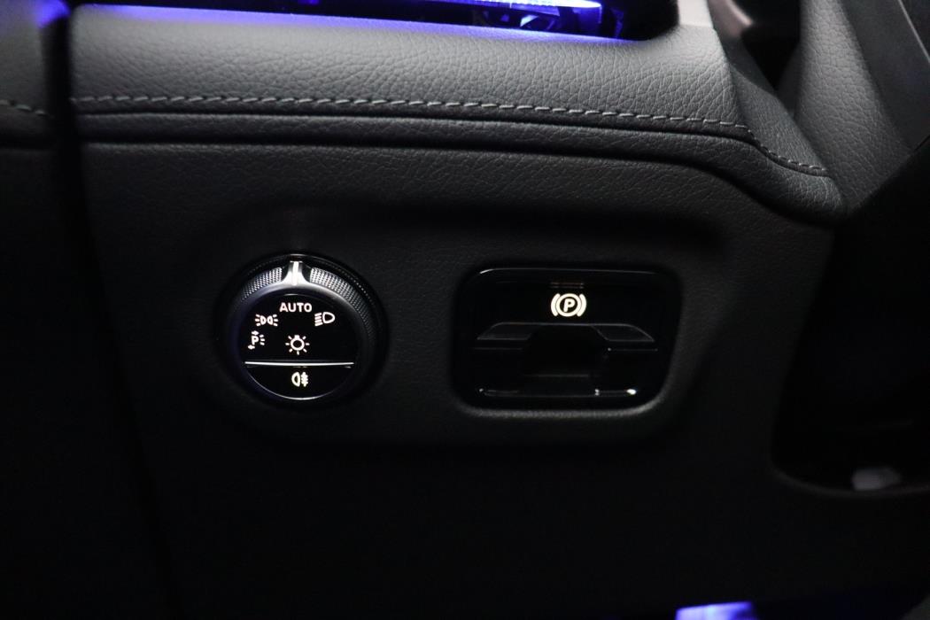 MERCEDES-BENZ EQE 2024