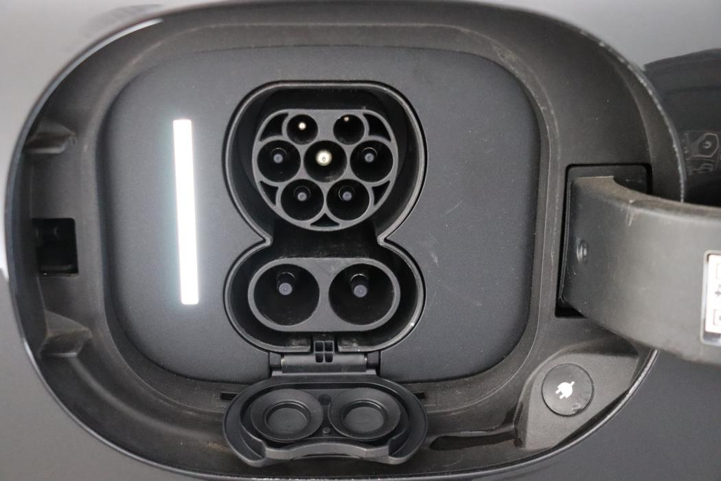 MERCEDES-BENZ EQE 2024