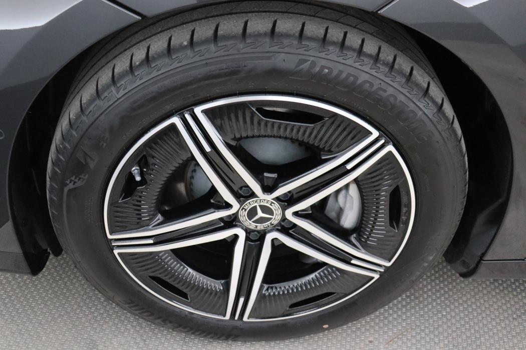 MERCEDES-BENZ EQE 2024