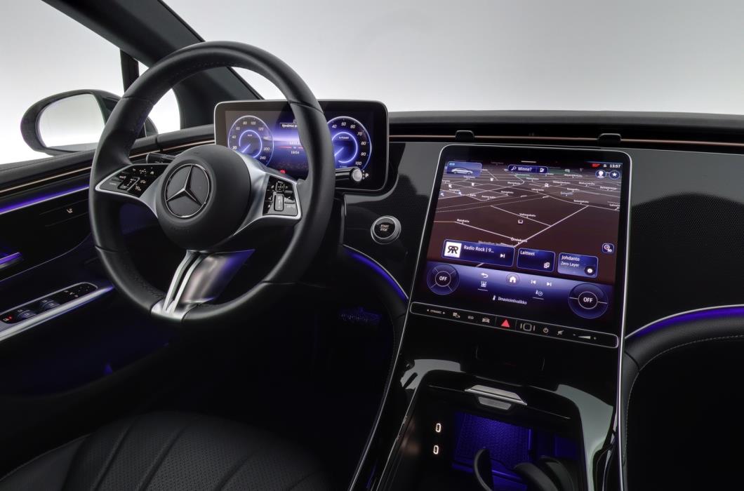 MERCEDES-BENZ EQE 2024