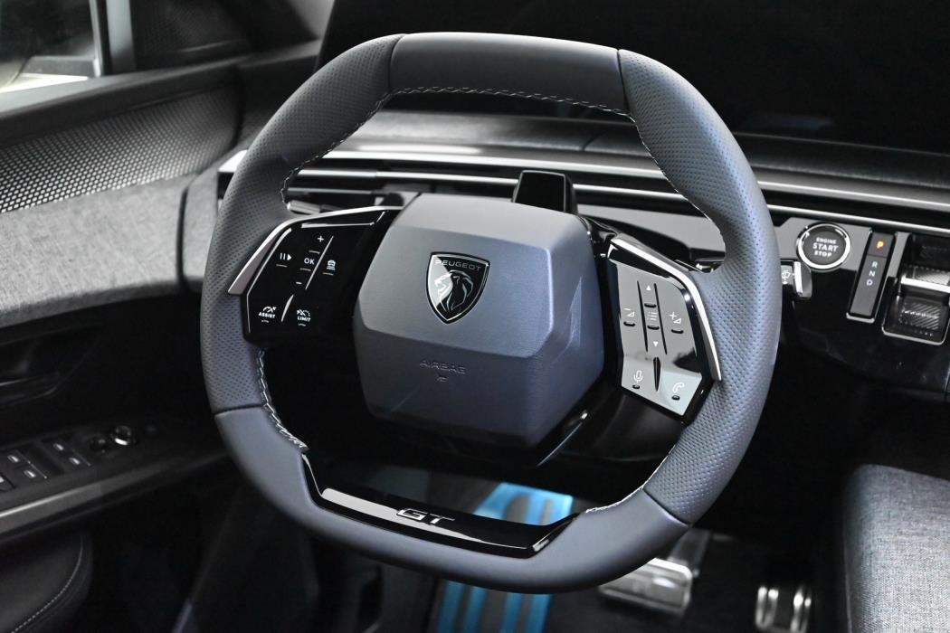 PEUGEOT E-3008 2026