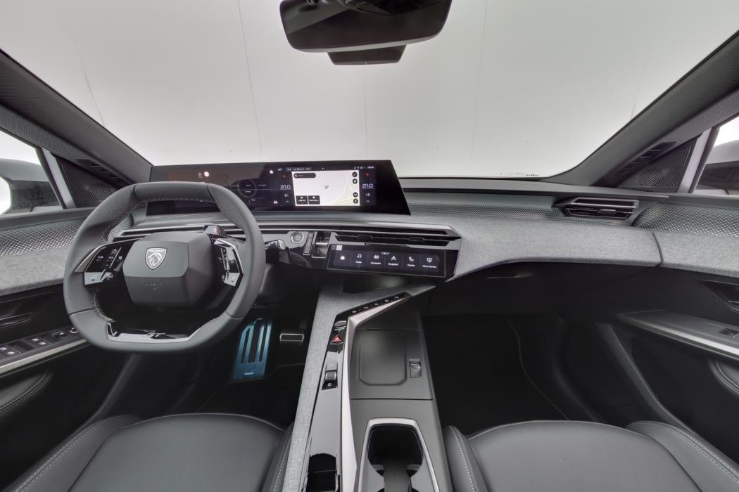 PEUGEOT E-3008 2026