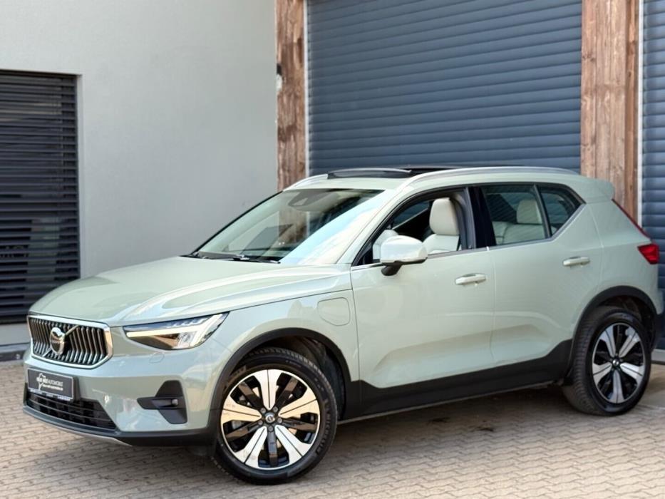 VOLVO XC40 2023