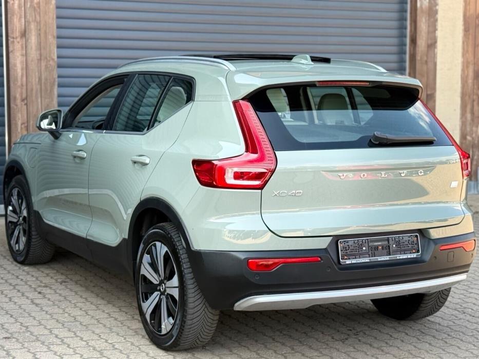 VOLVO XC40 2023