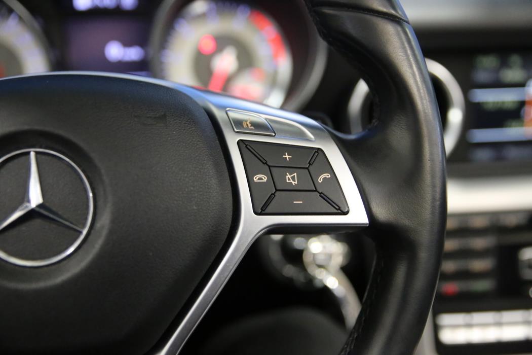 MERCEDES-BENZ SLK 2011