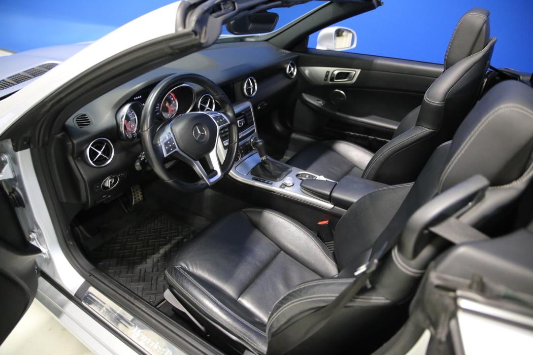 MERCEDES-BENZ SLK 2011