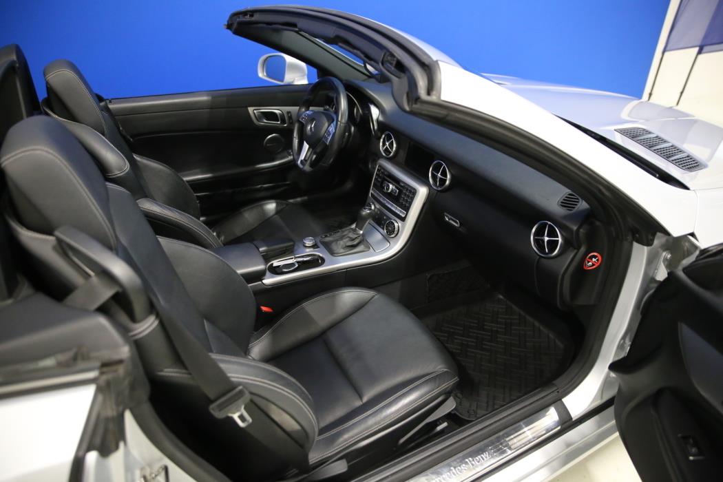 MERCEDES-BENZ SLK 2011