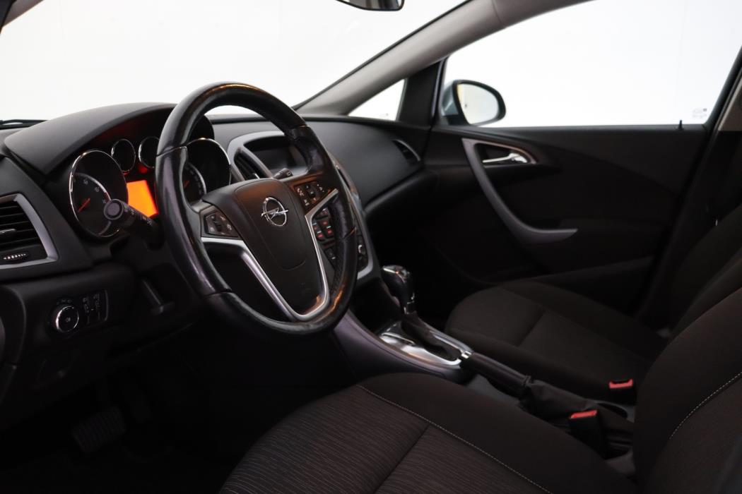 OPEL Astra 2013