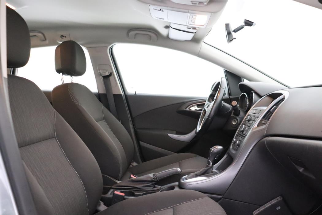 OPEL Astra 2013