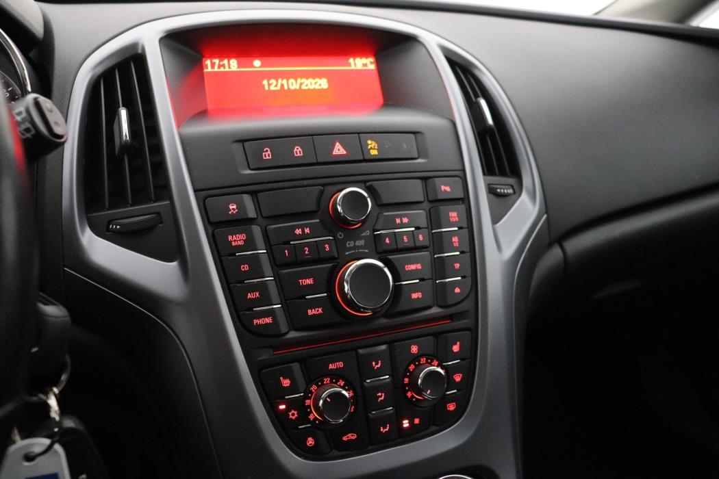 OPEL Astra 2013