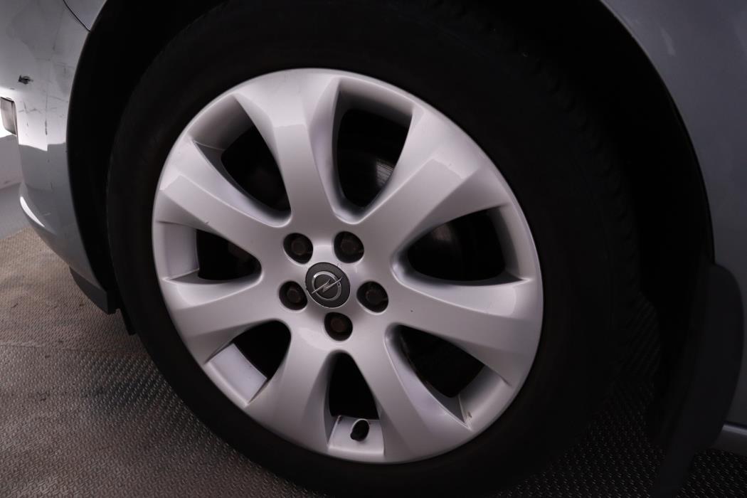 OPEL Astra 2013