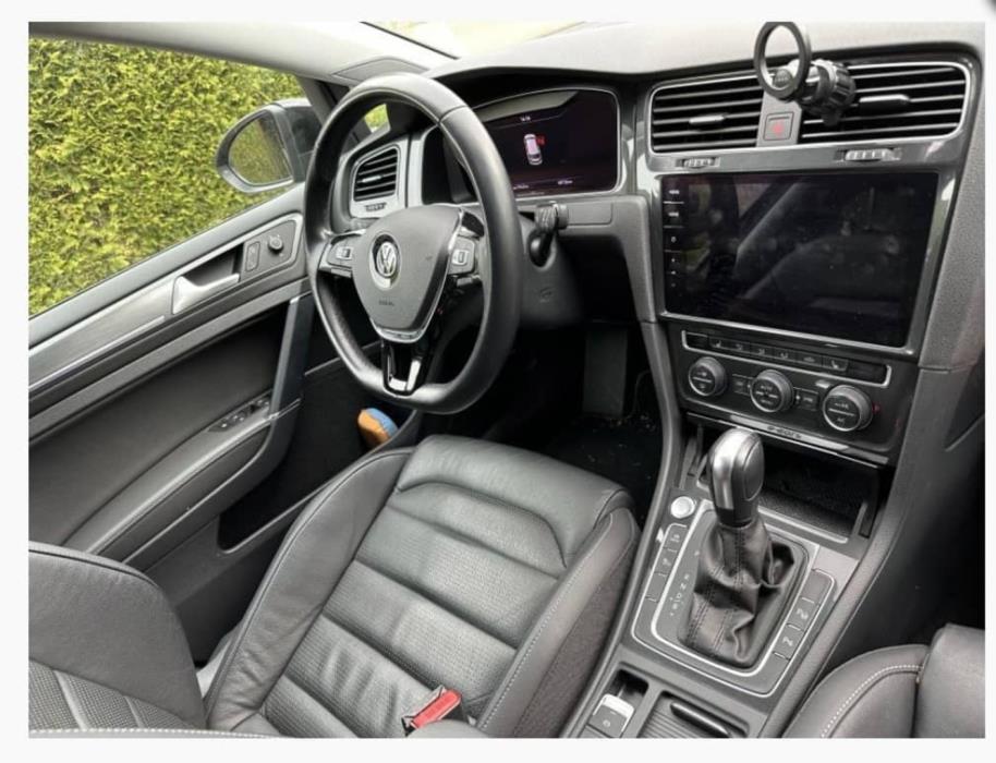 VOLKSWAGEN Golf 2020