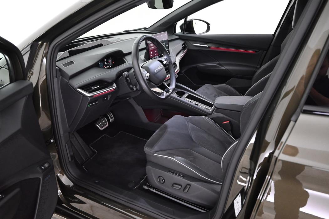SKODA Enyaq 2025