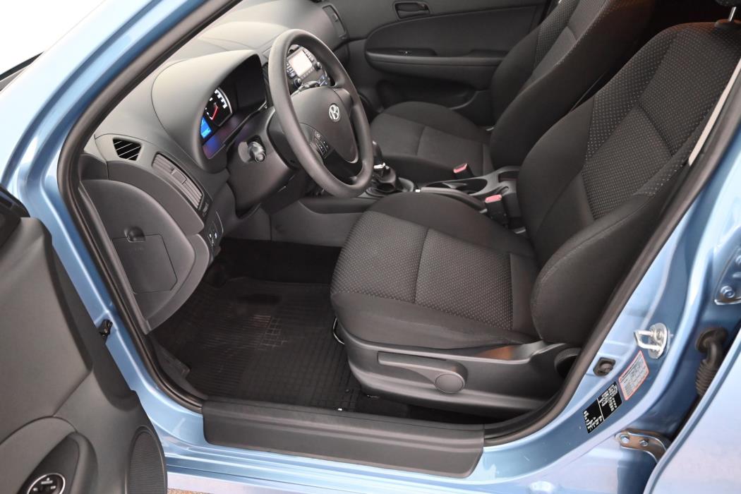 HYUNDAI i30 2011