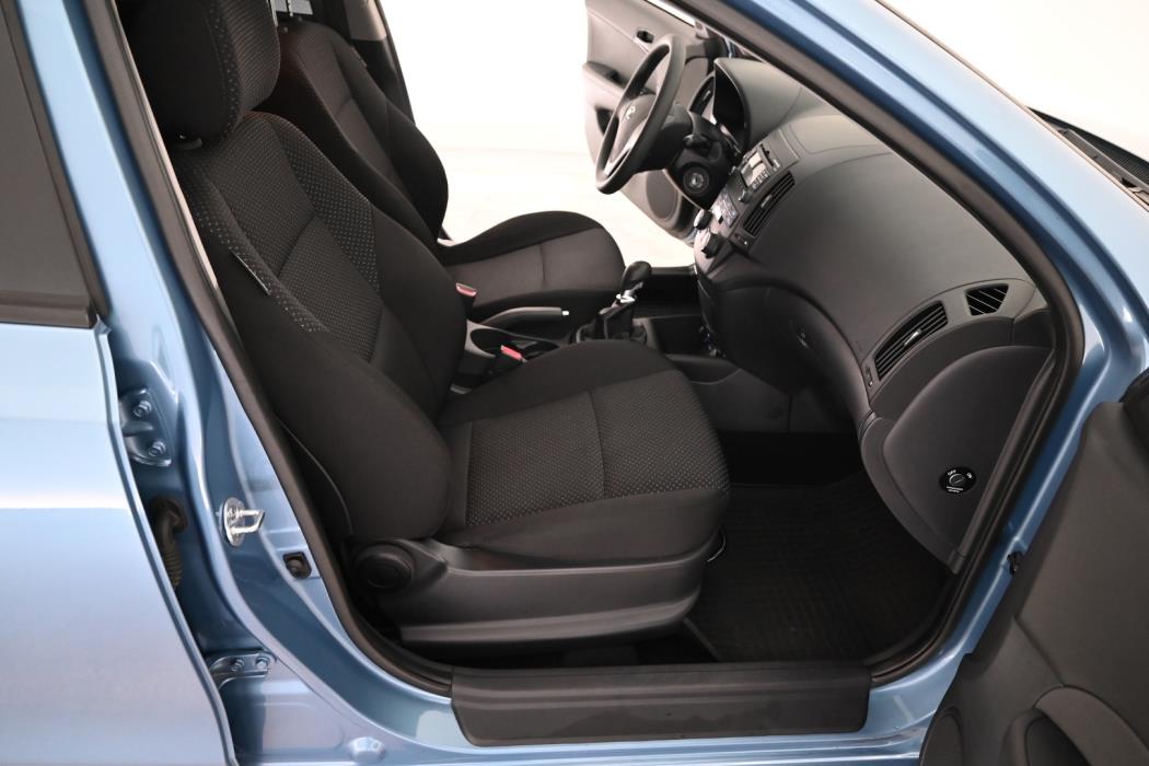 HYUNDAI i30 2011