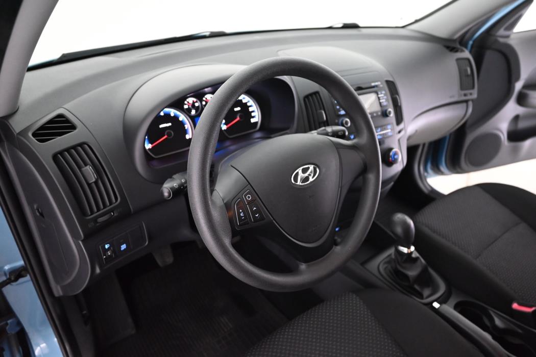 HYUNDAI i30 2011
