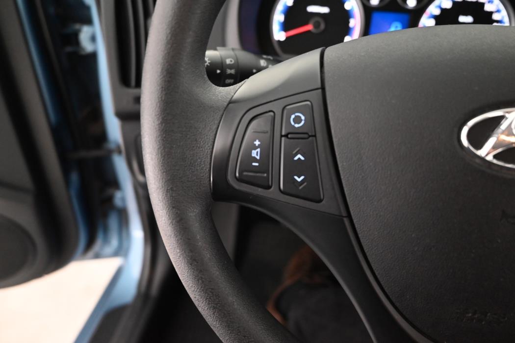 HYUNDAI i30 2011