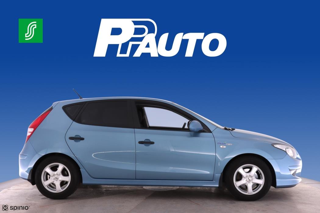 HYUNDAI i30 2011