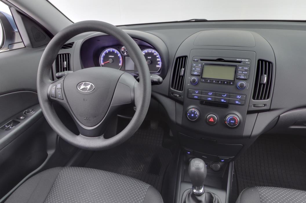 HYUNDAI i30 2011