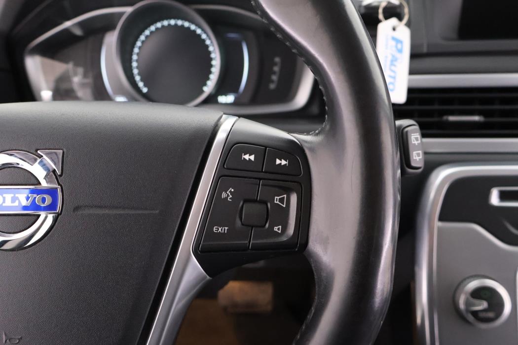 VOLVO V70 2015
