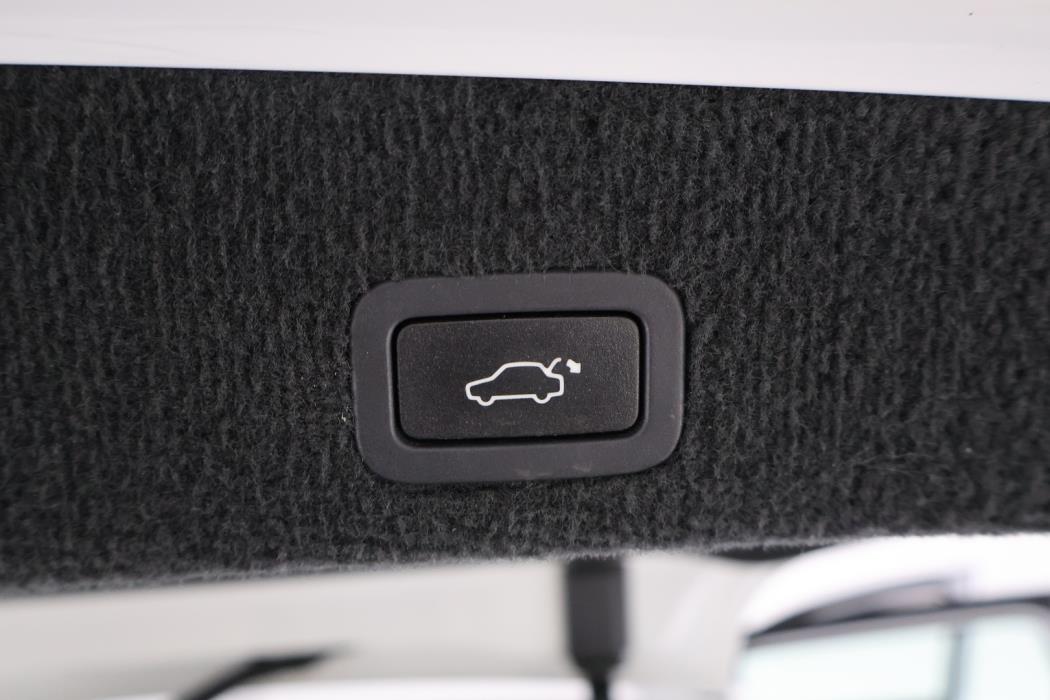 VOLVO V70 2015