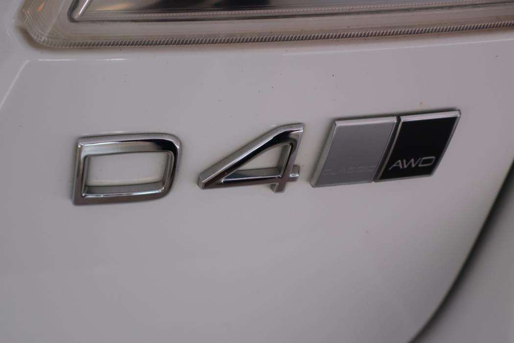 VOLVO V70 2015