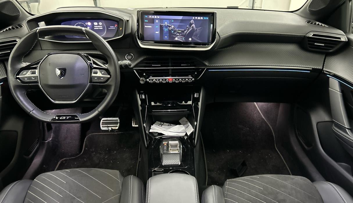 PEUGEOT e-208 2025