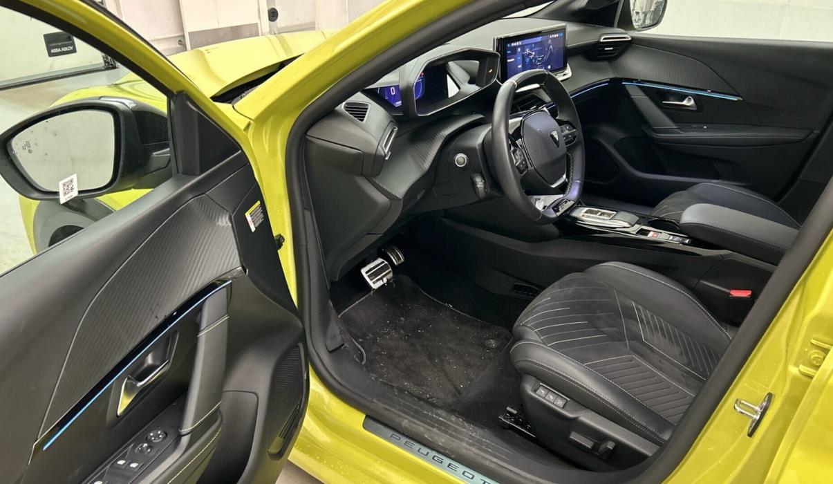 PEUGEOT e-208 2025