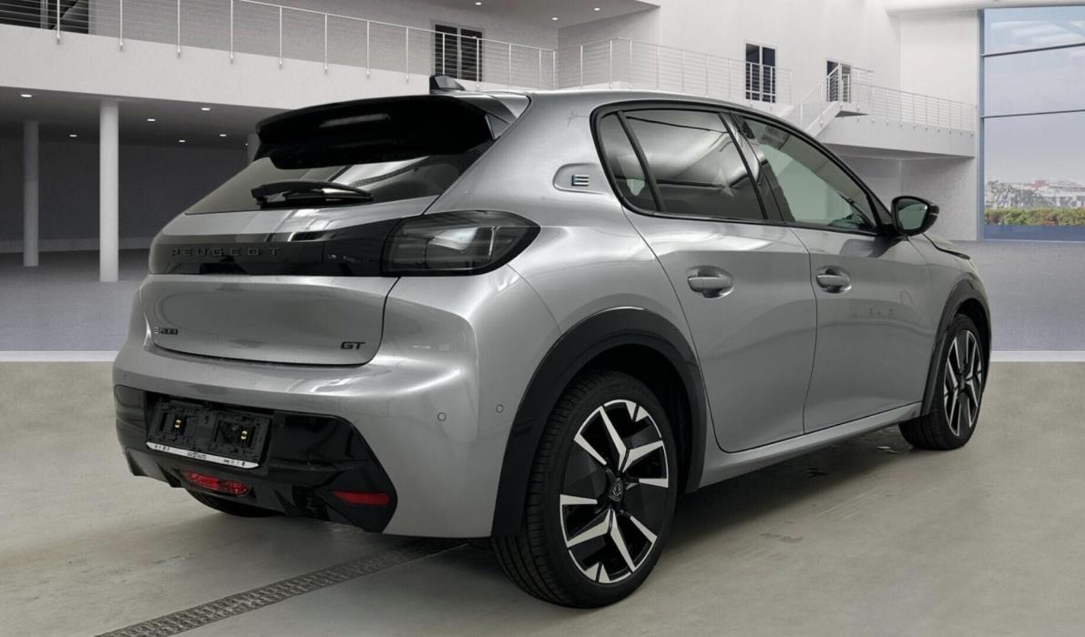 PEUGEOT e-208 2025