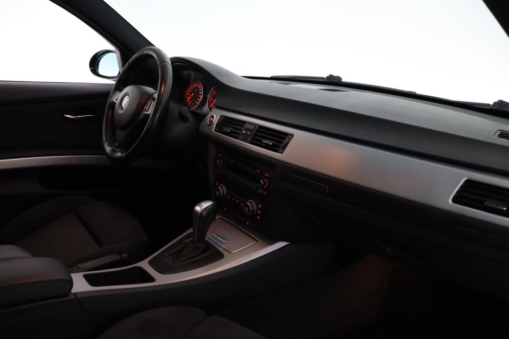BMW 325 2008