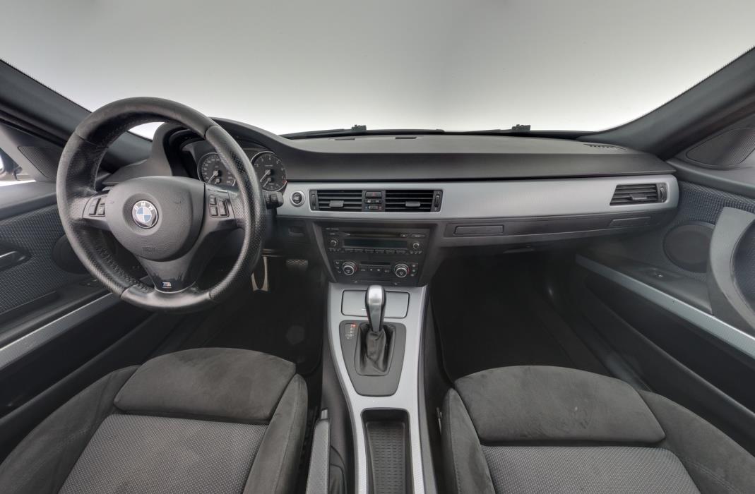 BMW 325 2008