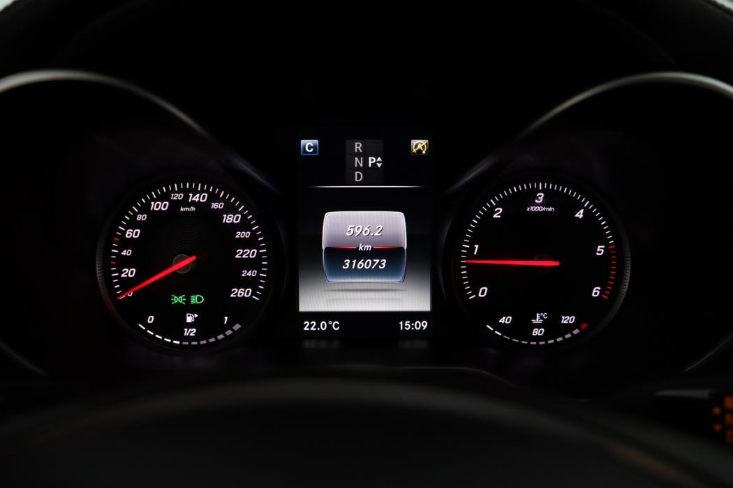 MERCEDES-BENZ C 2016