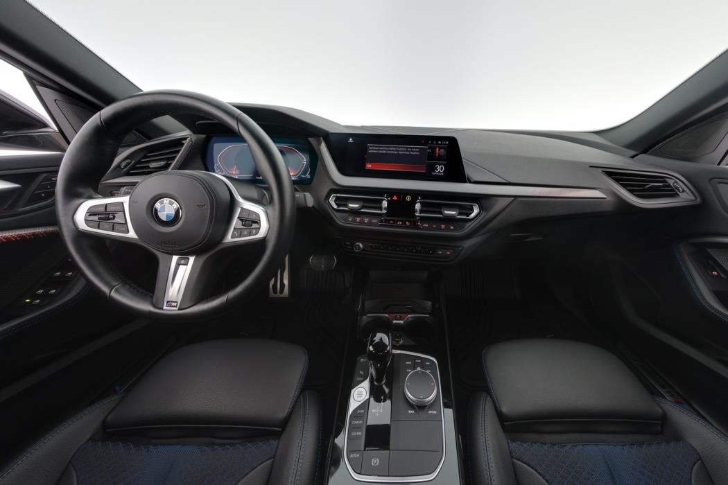 BMW 218 2024