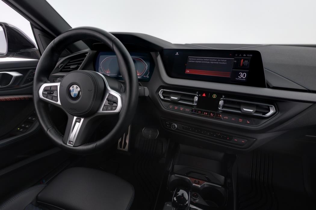 BMW 218 2024
