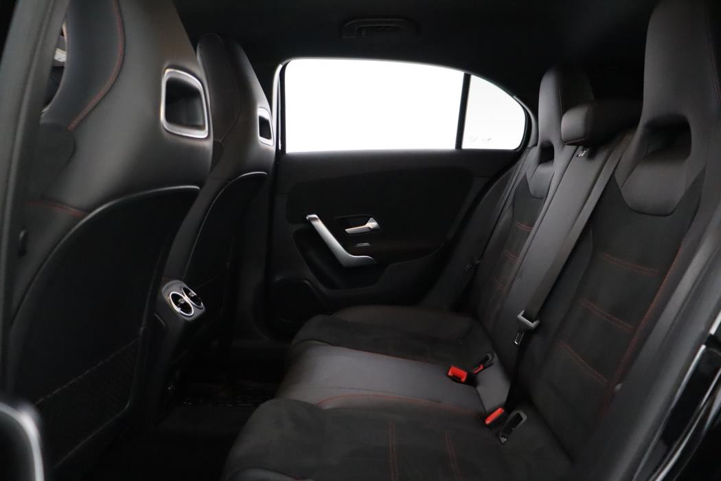 MERCEDES-BENZ A 2021
