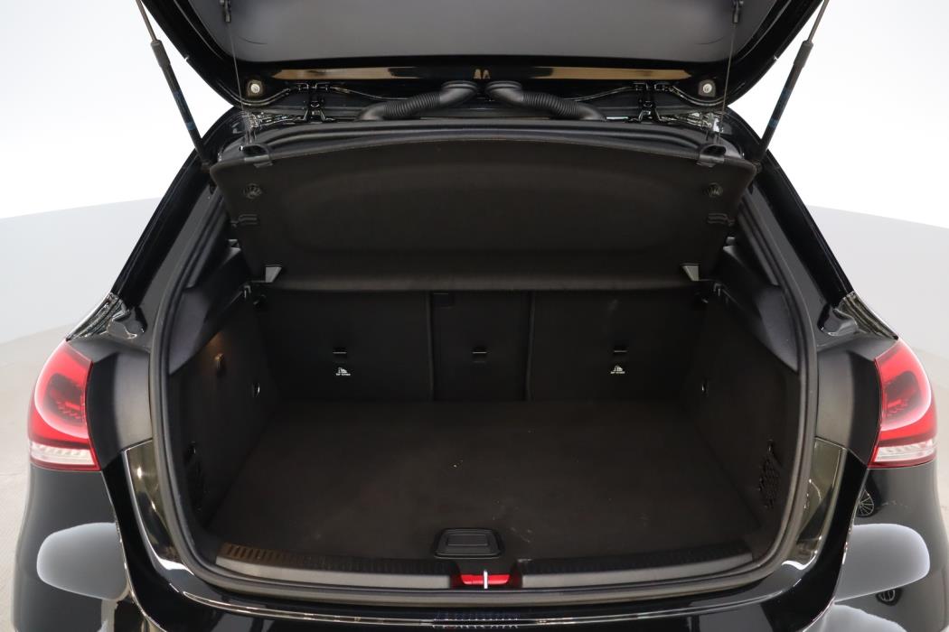 MERCEDES-BENZ A 2021