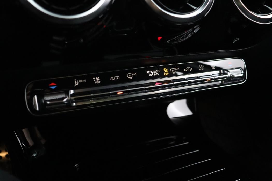 MERCEDES-BENZ A 2021