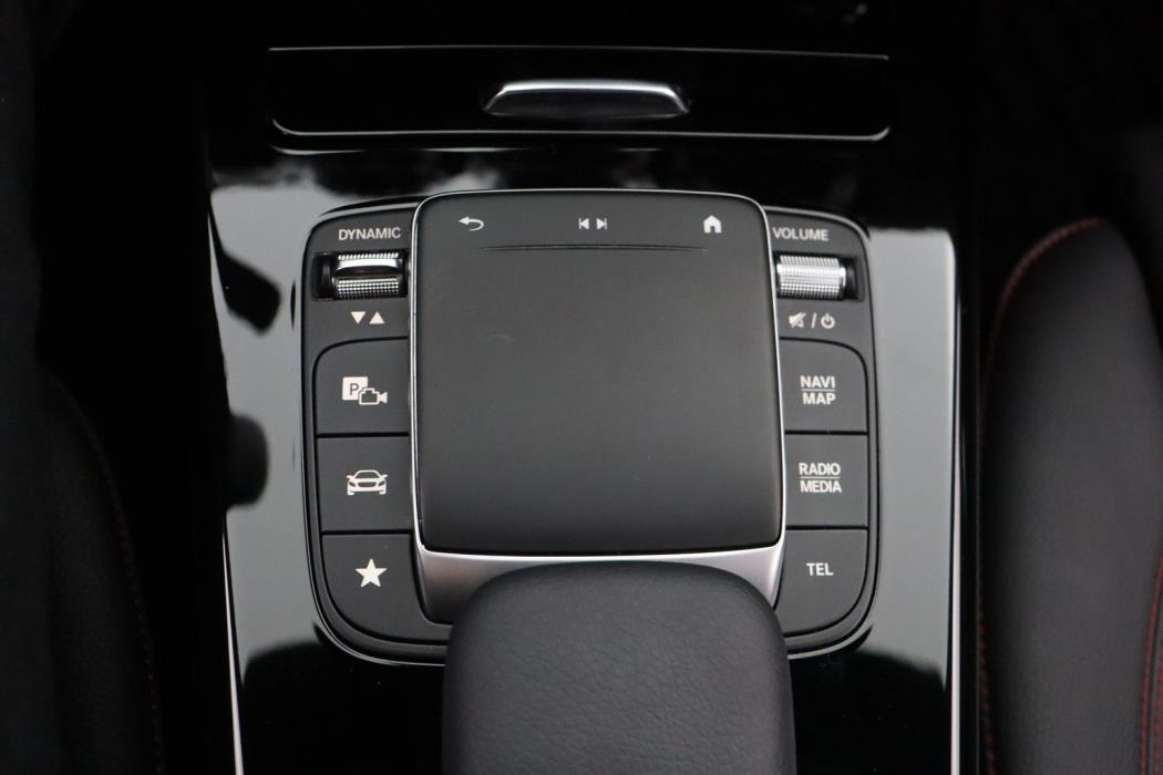 MERCEDES-BENZ A 2021