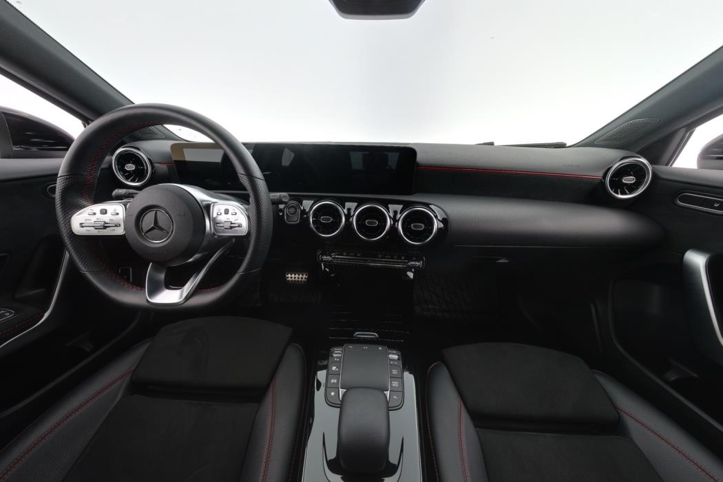 MERCEDES-BENZ A 2021