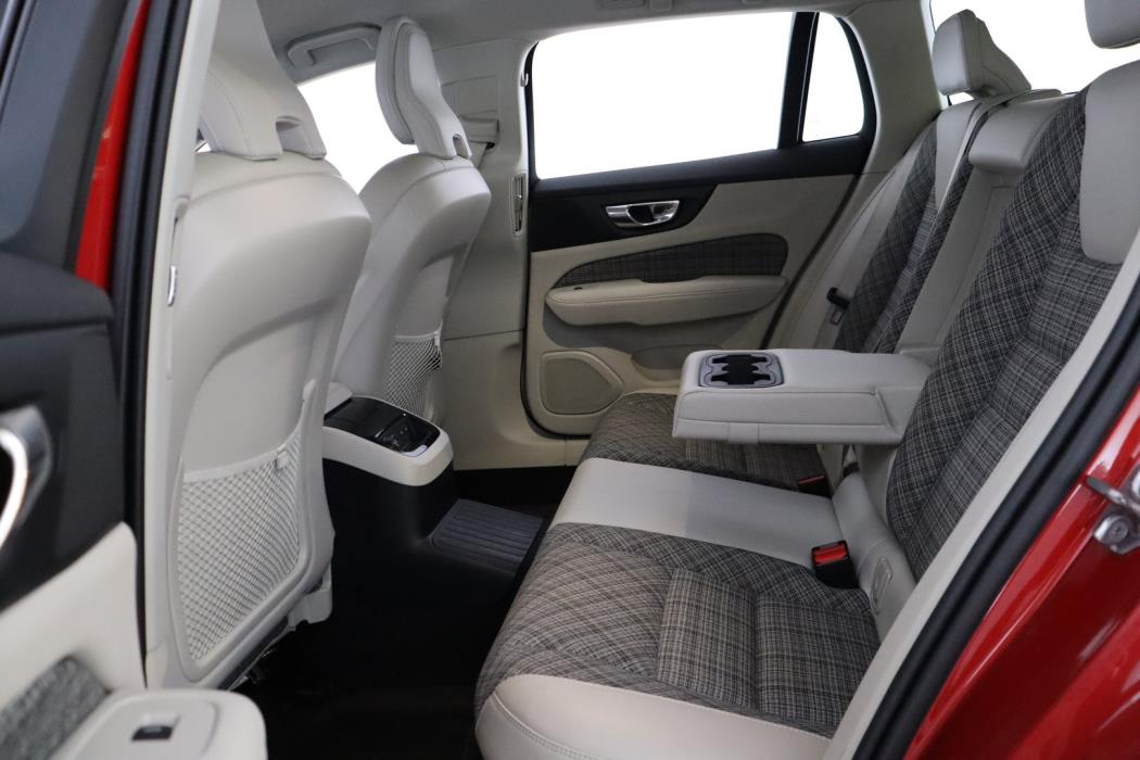 VOLVO V60 2020