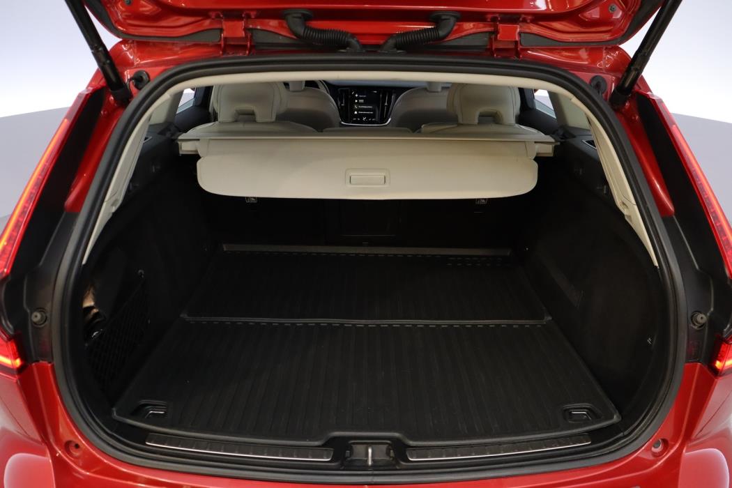 VOLVO V60 2020