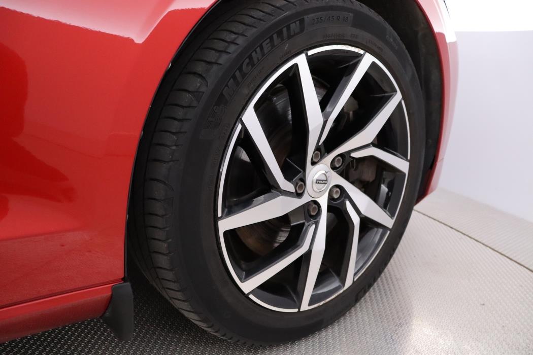 VOLVO V60 2020