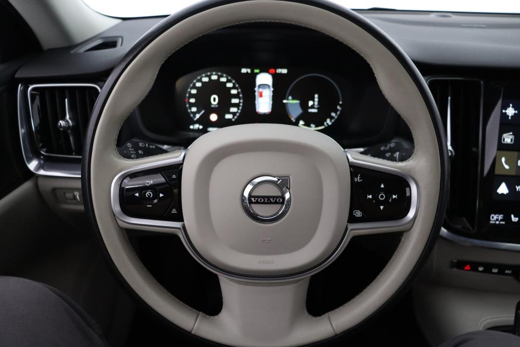 VOLVO V60 2020