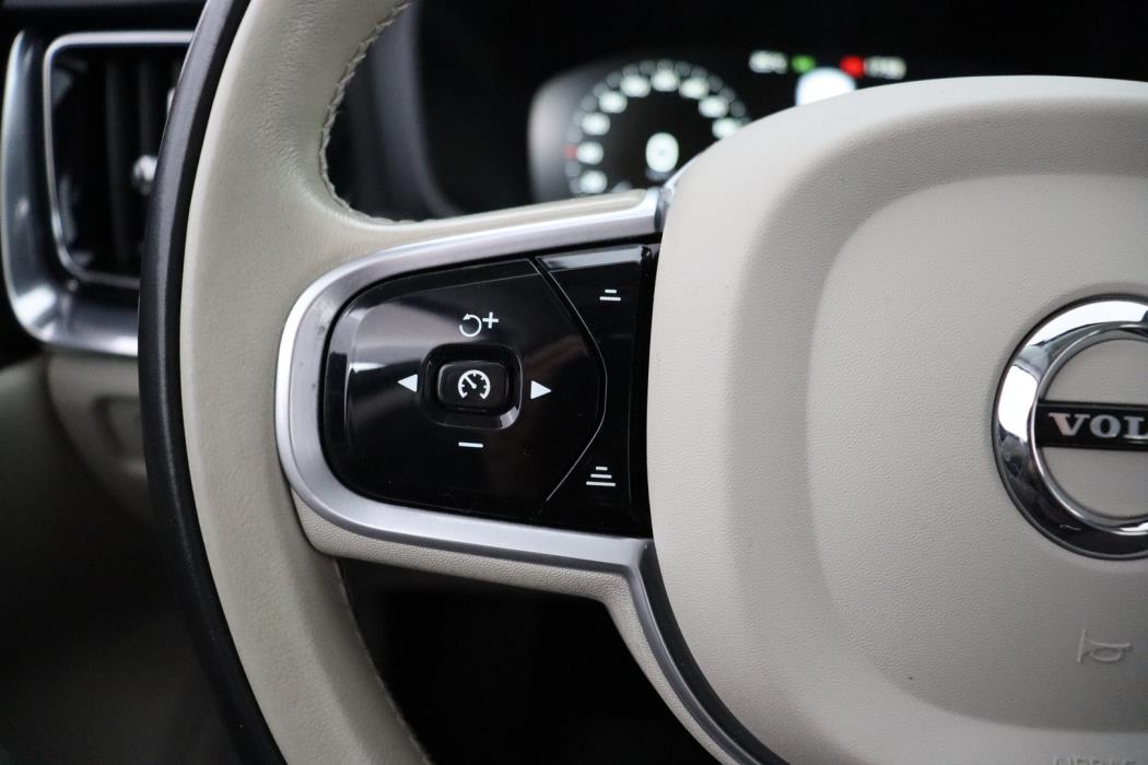 VOLVO V60 2020