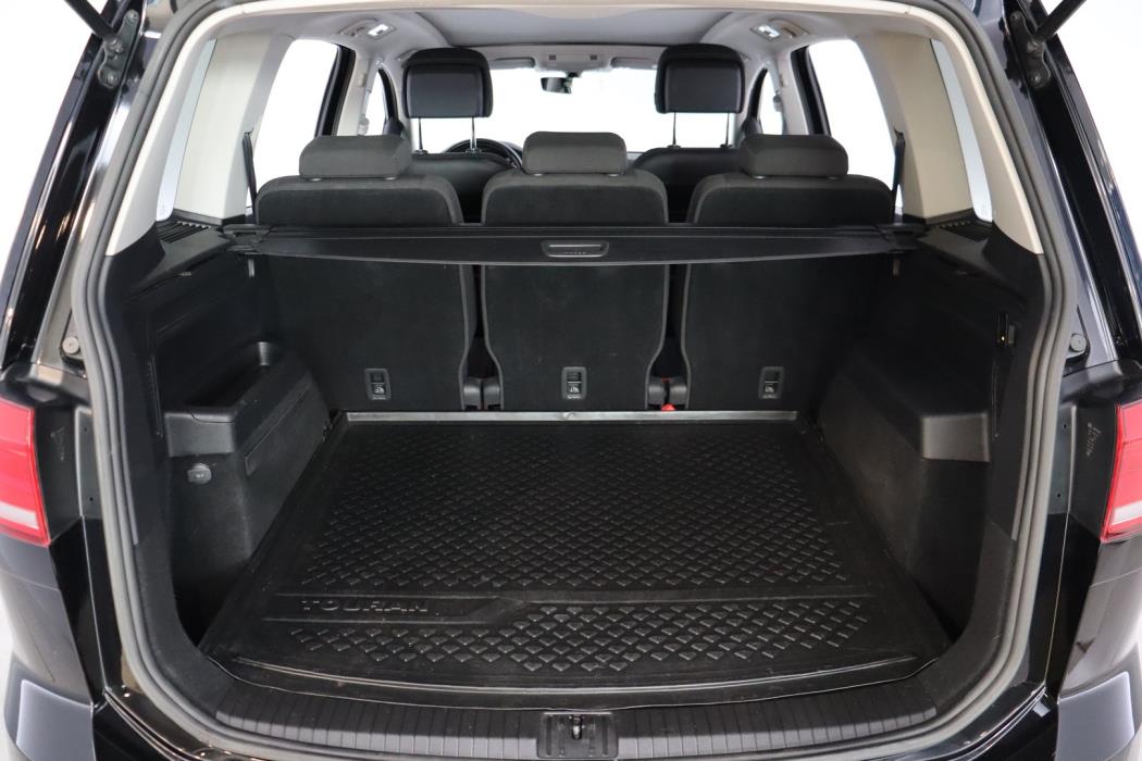 VOLKSWAGEN Touran 2017